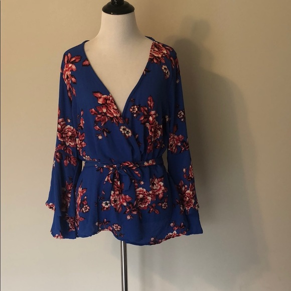 Blue Floral Wrap Top - Picture 7 of 8